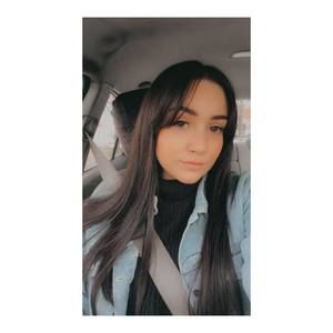 Meet your Posher, Claudia